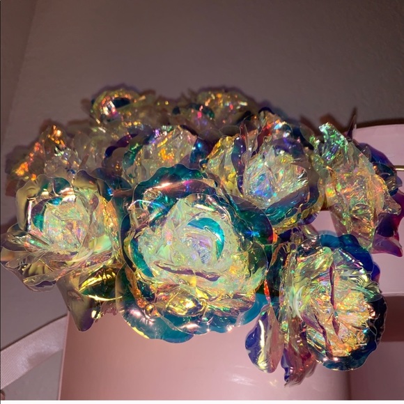 🥳🌲🎁🛍 12 rainbow iridescent hologram Valentines - Picture 2 of 3